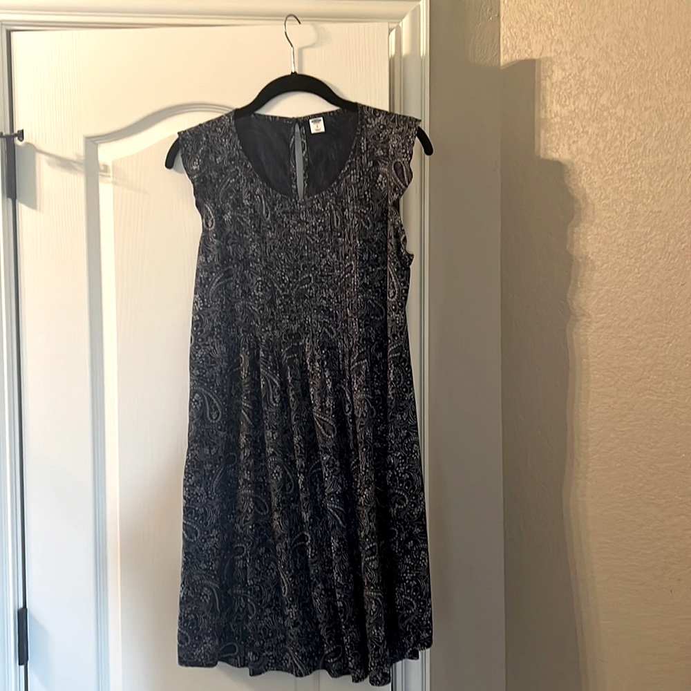 Old Navy dress . Size small